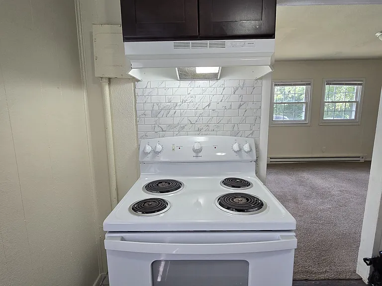 1025 Bradley Ln — Photo 15