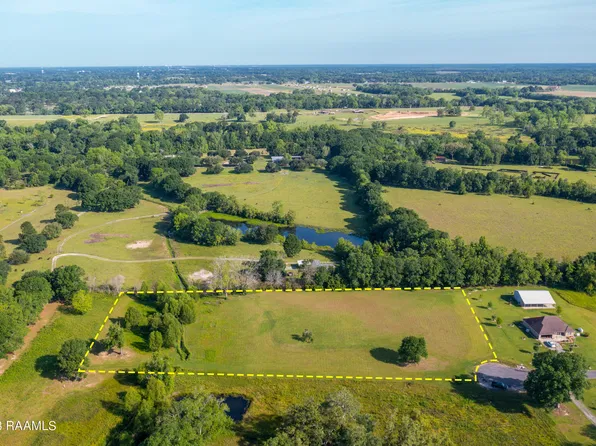 1068 Jeffery Dr, Saint Martinville, LA 70582