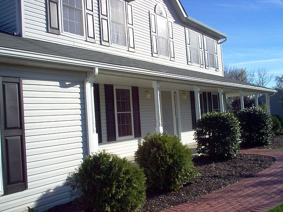 Beautiful covered front porch