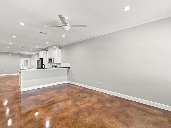 3rd image of 2417 Sloan Cir #B