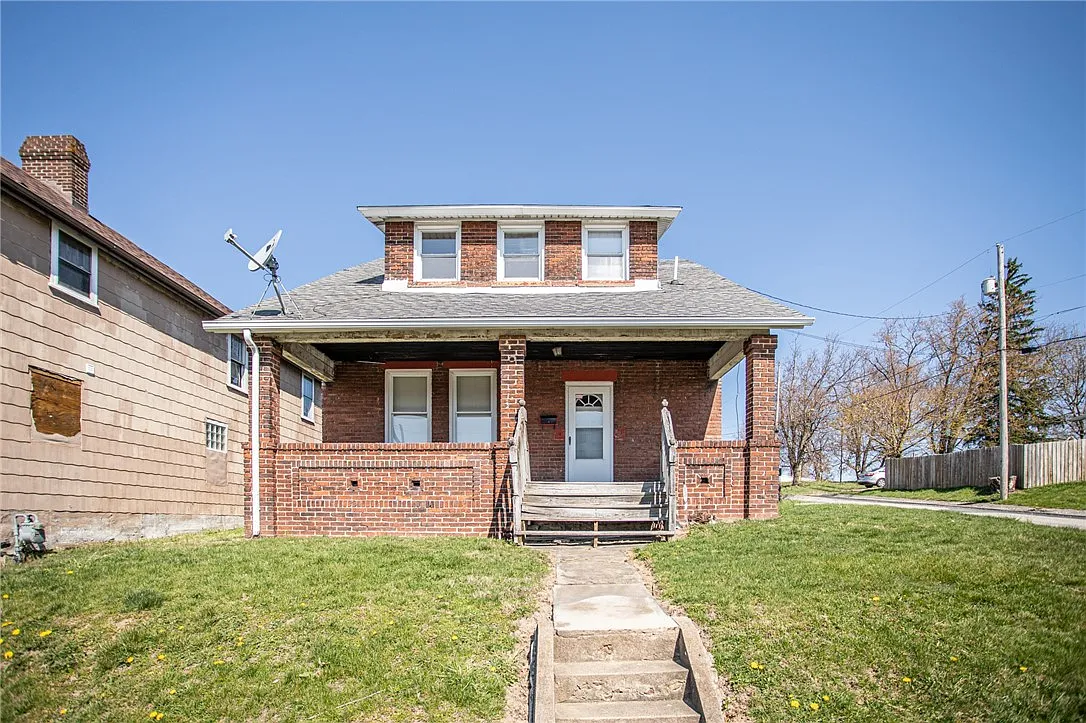 337 Evans St photo 1