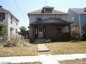 771 Oak Grove Ave photo 1