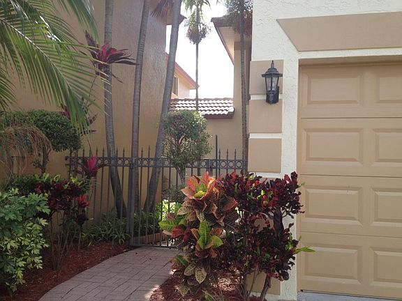 2nd image of 1081 Via Jardin