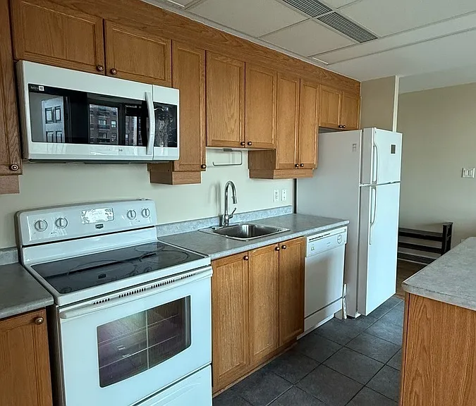 134 York St #805 — Photo 11
