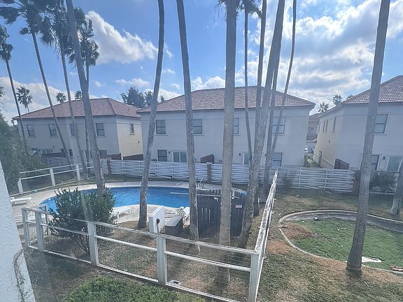 4th image of 322 McFadden Hut Dr