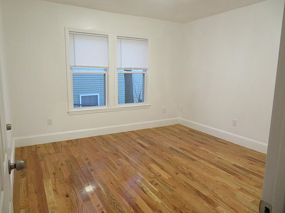 4th image of 510 Essex St #2