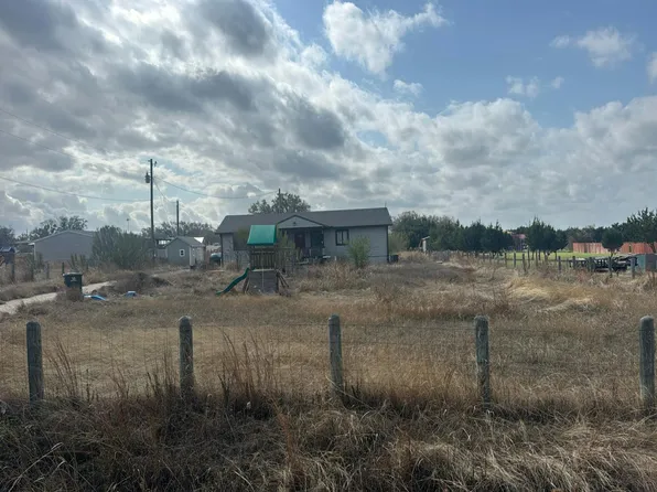 403 Summerwood Dr, Liberty Hill, TX 78642