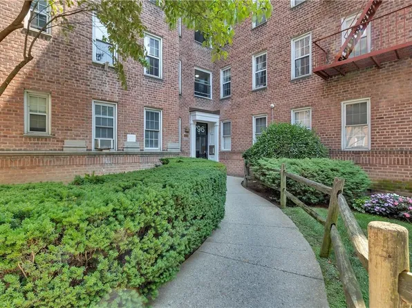 796 Bronx River Road #B31, Bronxville, NY 10708