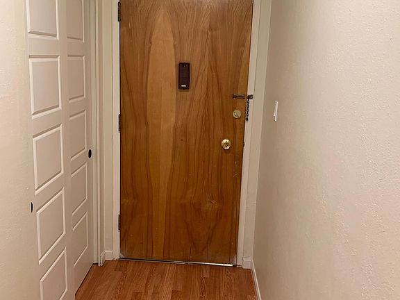 3rd image of 1300 Irving St APT 28