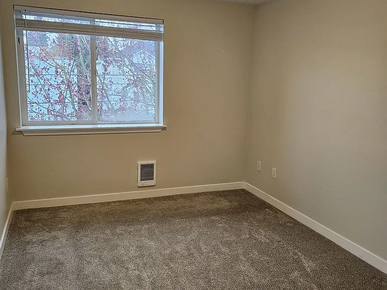 910 N 95th St #303 — Photo 9