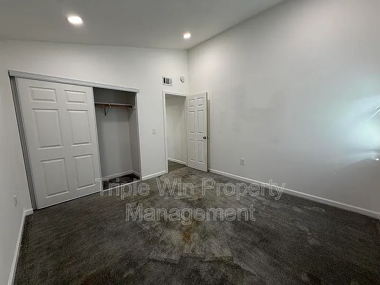 1332 Langholm Dr — Photo 12