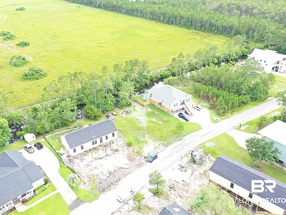 5th image of 6 Claudette Cir