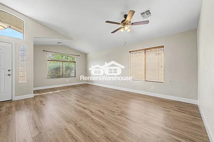 29169 N Rosewood Dr — Photo 4