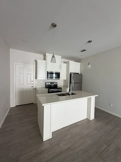 5609 Sandpiper Ave - 2 — Photo 3