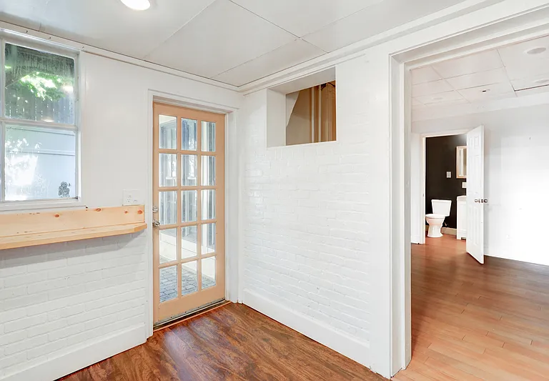 121 E Chestnut St #121B — Photo 19