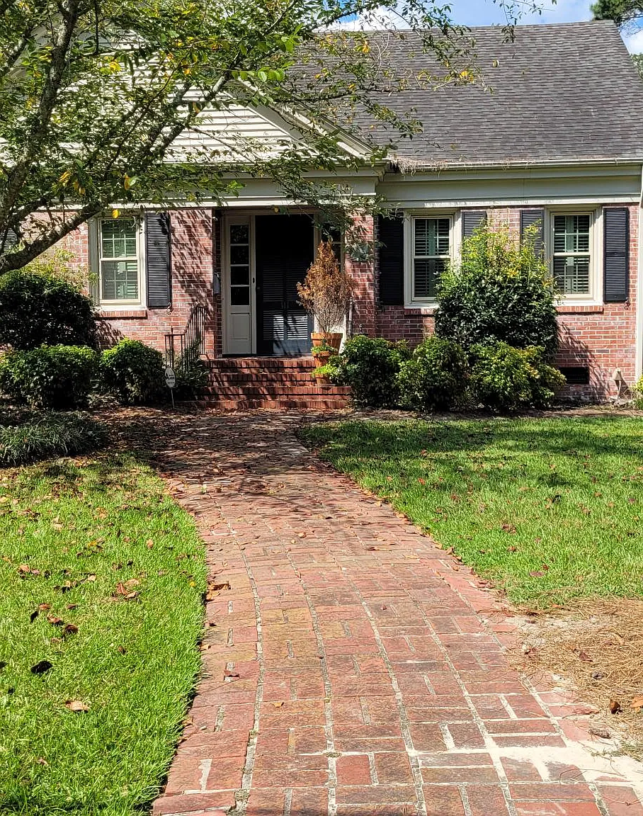 3 bed, 2563 sqft, $2,250 — Photo 2