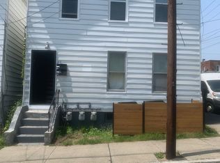 83 14th St #2, Troy, NY 12180
