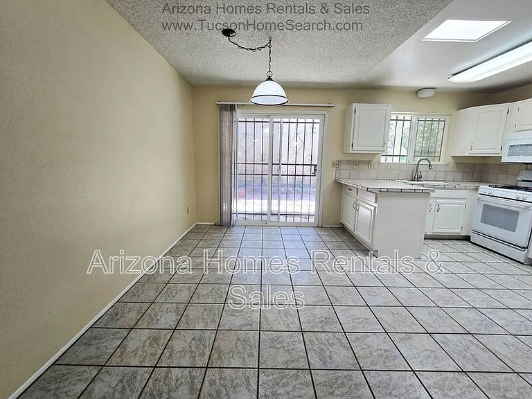 510 W Calle Lago #CALLE LAGO — Photo 9