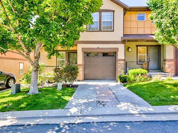 3rd image of 125 E Chandlerpoint Way