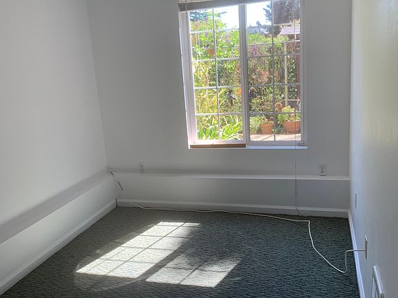 4th image of 730A Masonic Ave