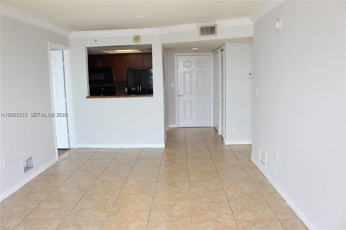 Building Photo - 1690 SW 27th Ave #505