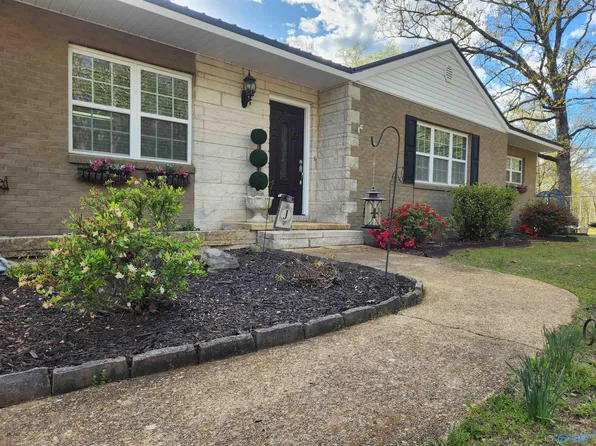 297 Remington Dr, Hamilton, AL 35570