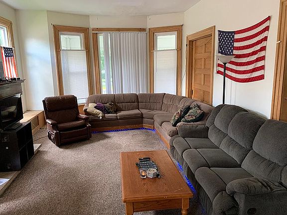 3rd image of 204 W Wabasha St