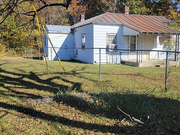 2nd image of 450 Byrd Ln