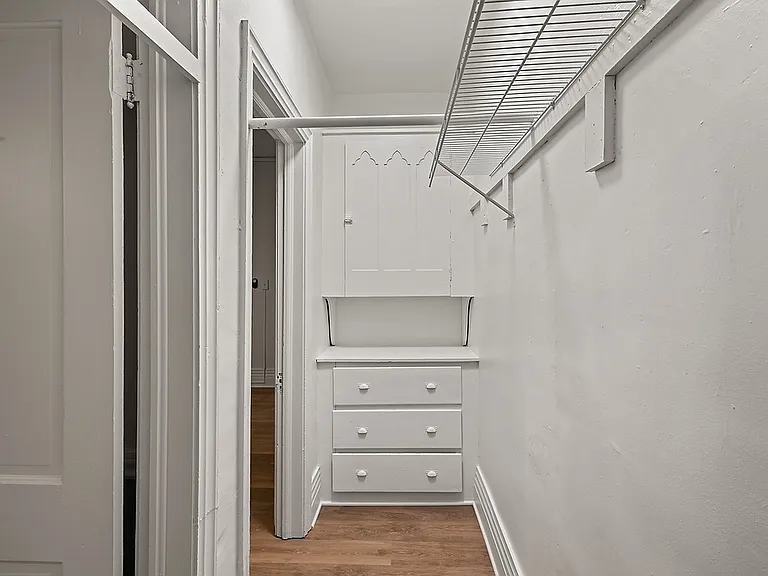 Wolcott Apartments — Photo 30