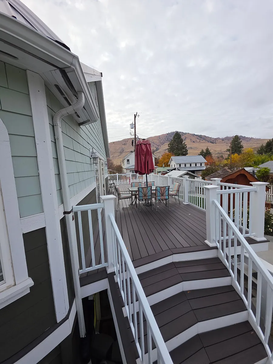 Building Photo - 530 E Wapato Ave #A