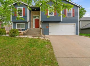 705 N Eagle Pass Dr, Lawrence, KS 66049