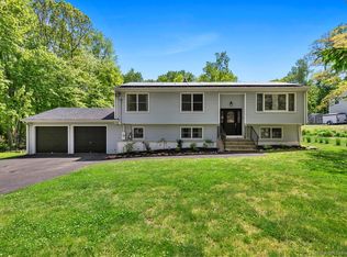 18 Pevetty Dr, East Haven, CT 06512