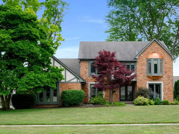 12402 Watkins Dr, Shelby Township, MI 48315
