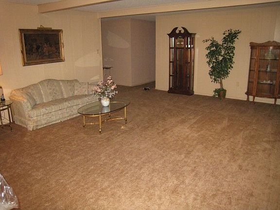 2nd image of 3009 Redbud Ave