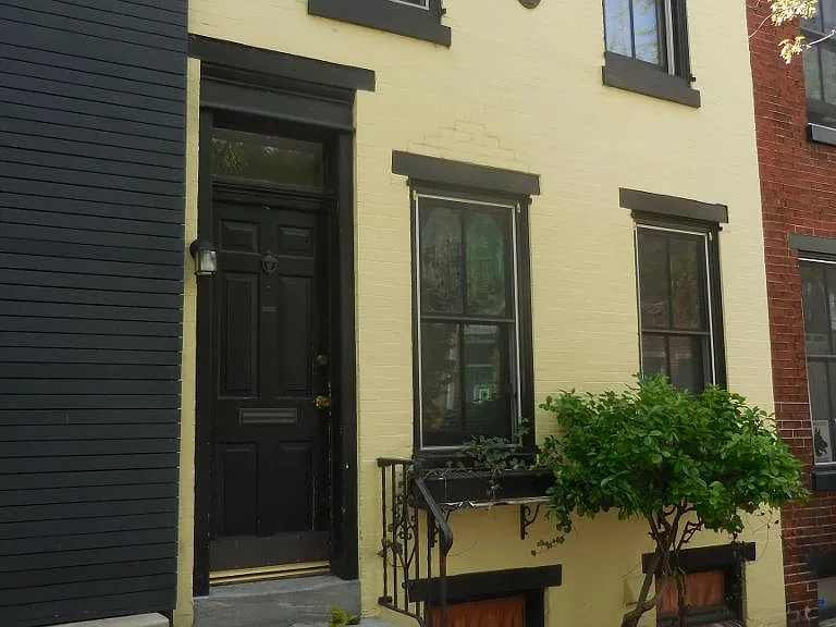 2418 Waverly St — Photo 1