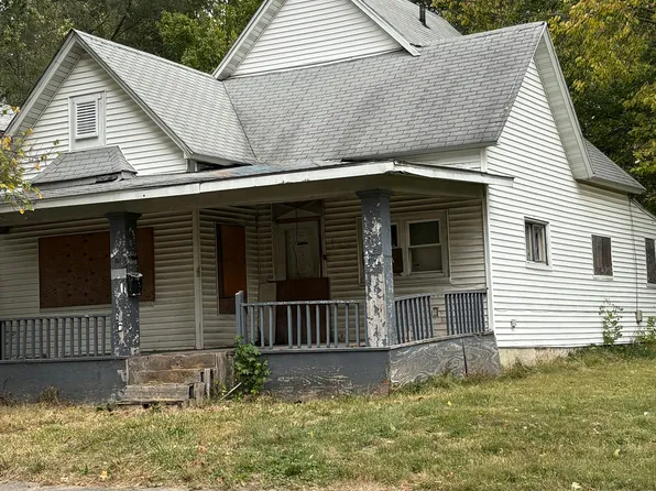 1336 N College St, Decatur, IL 62526