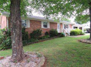 1195 Crescent Dr, King, NC 27021