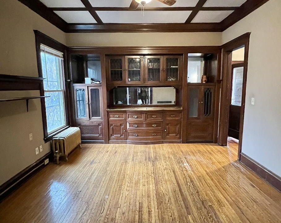 1st image of 2016 Aldrich Ave S APT 2