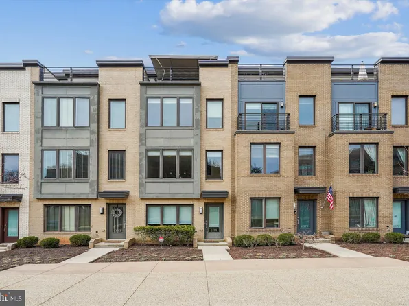 6581 Rock Spring Dr, Bethesda, MD 20817
