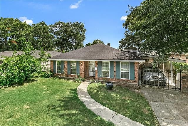 1st image of 1018 Roosevelt Blvd