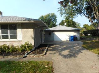 747 Joyceil Dr, Waterford, MI 48328