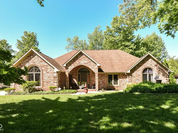 282 Adrienne Dr, Greenwood, IN 46142