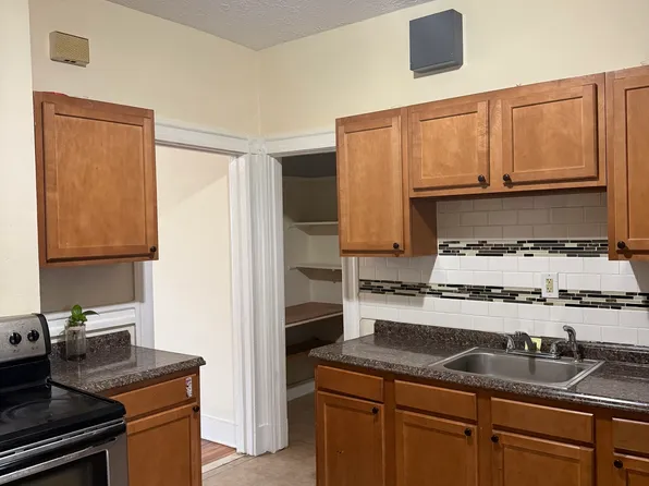 48-50 Bliss St #3, Hartford, CT 06114