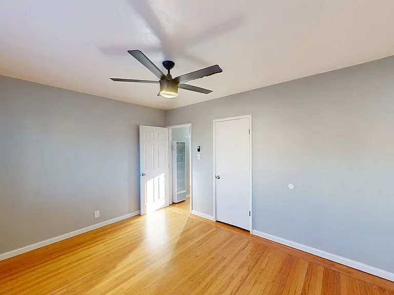 22815 Grand St — Photo 18