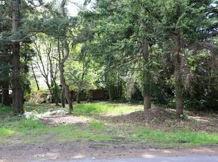 5724 SE Flavel Dr, Portland, OR