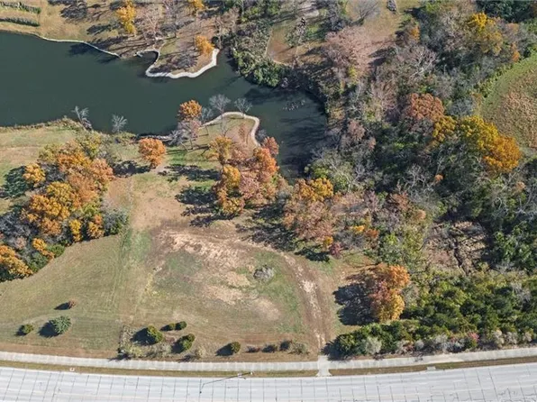 4001 S 20th St, Leavenworth, KS 66048