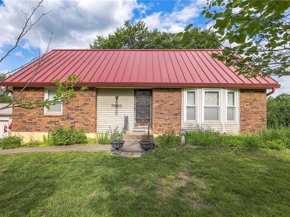 7226 SE Shoshone Dr, Holt, MO 64048