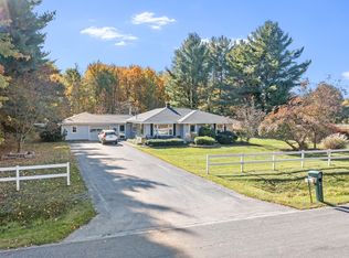 665 E Farr Rd, Norton Shores, MI 49444