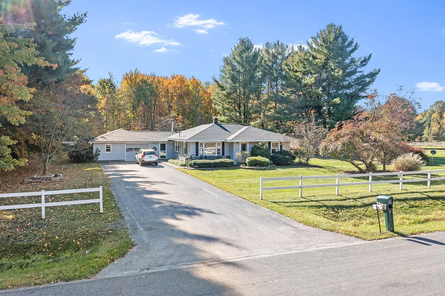 665 E Farr Rd photo 1