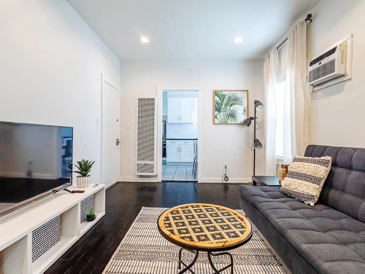 1 bed, 650 sqft, $3,300 — Photo 2